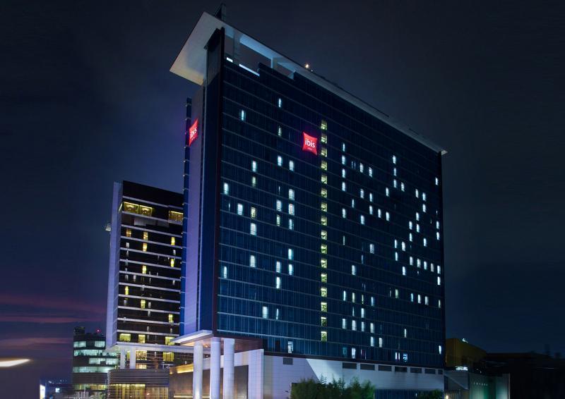 Ibis Bandung Trans Studio Экстерьер фото