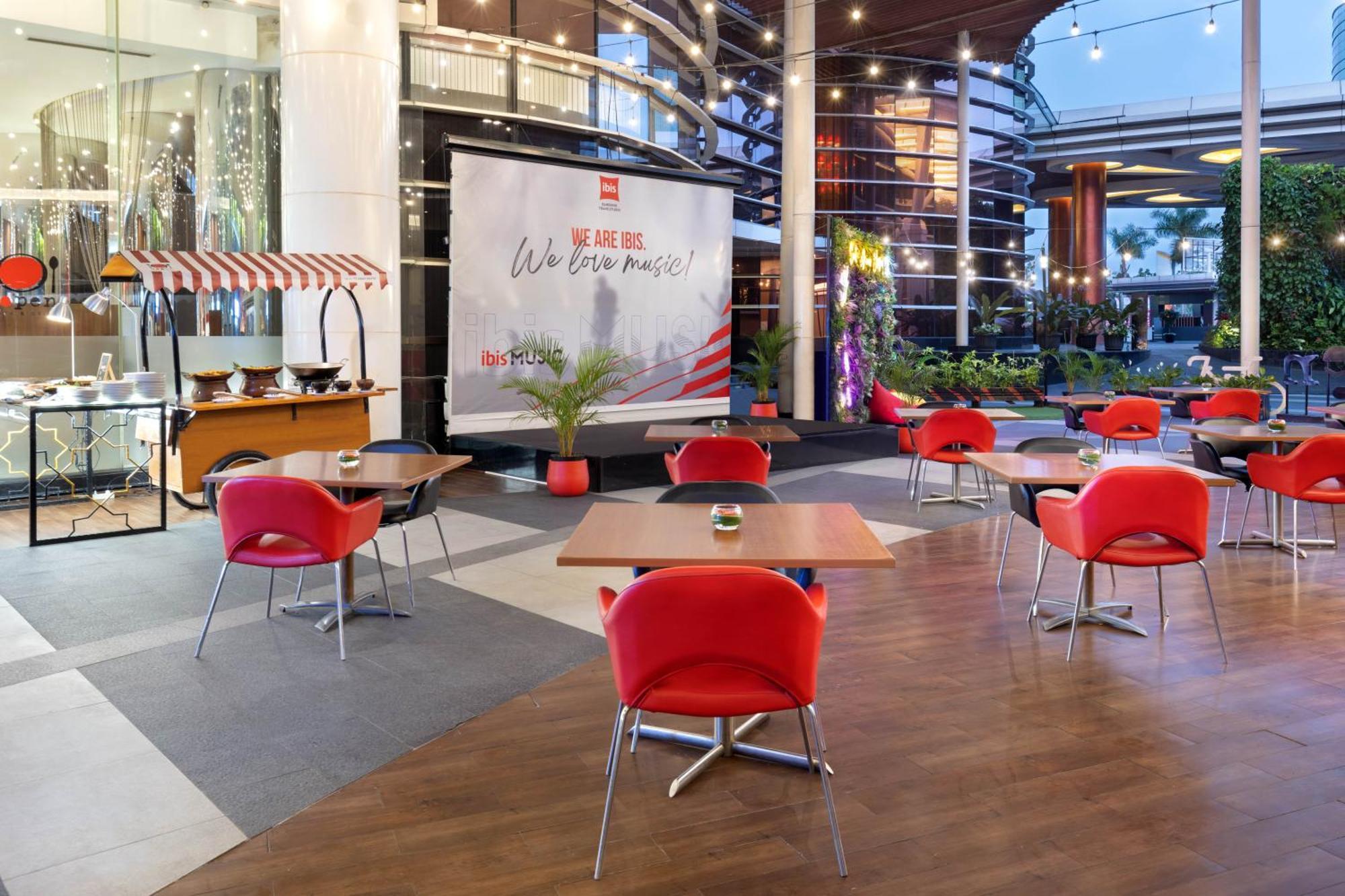Ibis Bandung Trans Studio Экстерьер фото